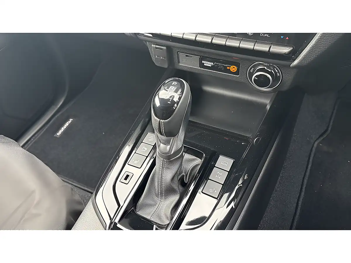 Used 2025 Isuzu D-Max V-Cross Commercial Red - Interior and Exterior details 14