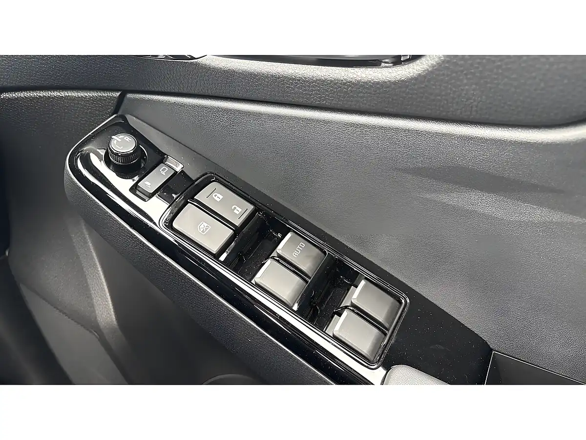 Used 2025 Isuzu D-Max V-Cross Commercial Red - Interior and Exterior details 17
