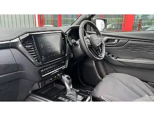 Used 2025 Isuzu D-Max V-Cross Commercial Red - Interior and Exterior details 19