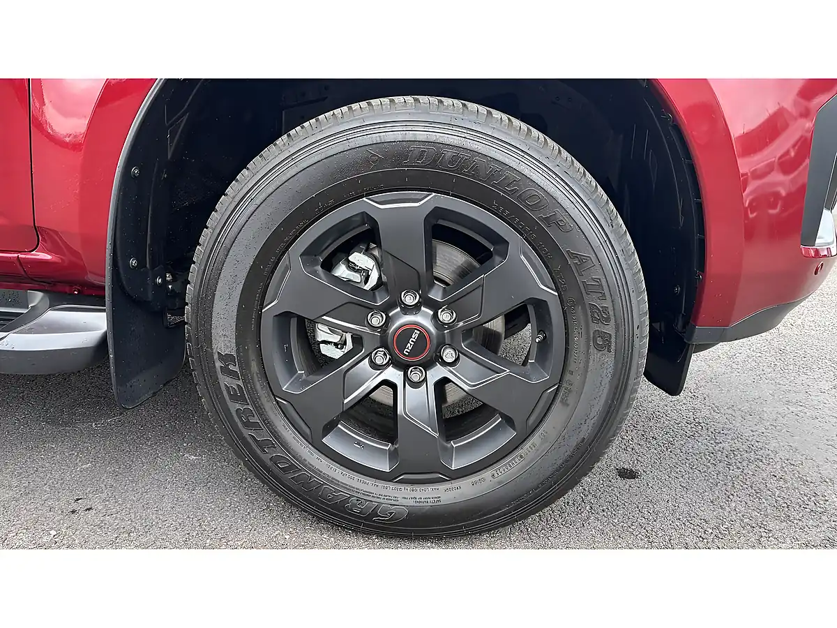 Used 2025 Isuzu D-Max V-Cross Commercial Red - Interior and Exterior details 7