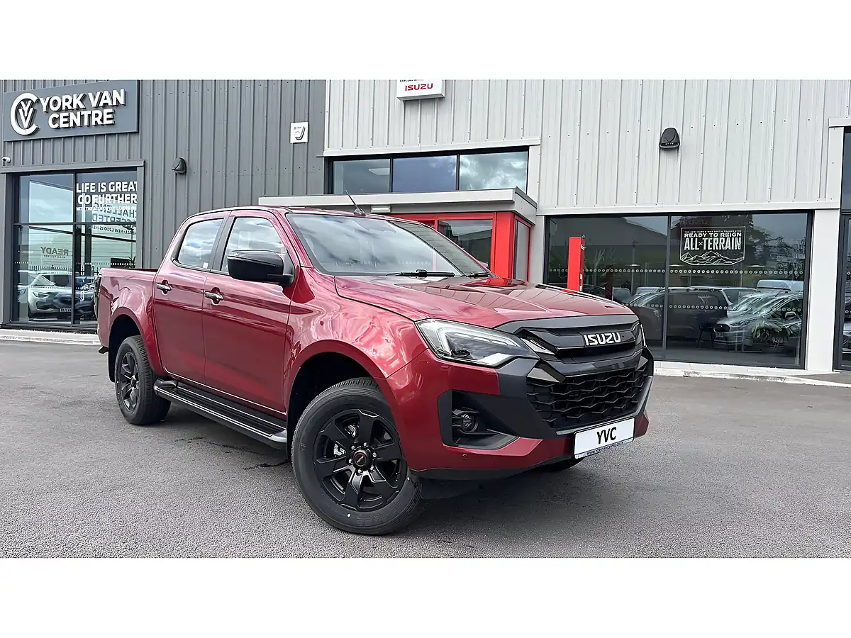 Used 2025 Isuzu D-Max V-Cross D/C Red Spinal Mica - Front View