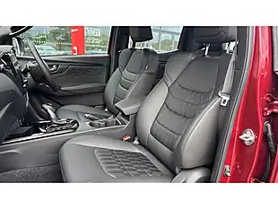 Used 2025 Isuzu D-Max V-Cross D/C Red Spinal Mica - Interior and Exterior details 4