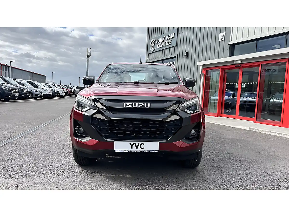Used 2025 Isuzu D-Max V-Cross D/C Red Spinal Mica - Interior and Exterior details 7