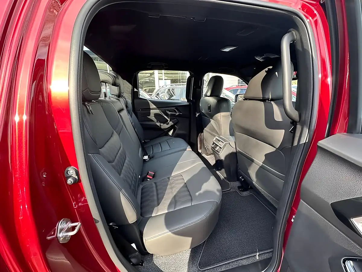 Used 2025 Isuzu D-Max V-Cross Spinel Red - Interior and Exterior details 12