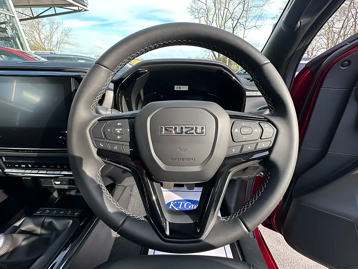 Used 2025 Isuzu D-Max V-Cross Spinel Red - Interior and Exterior details 13