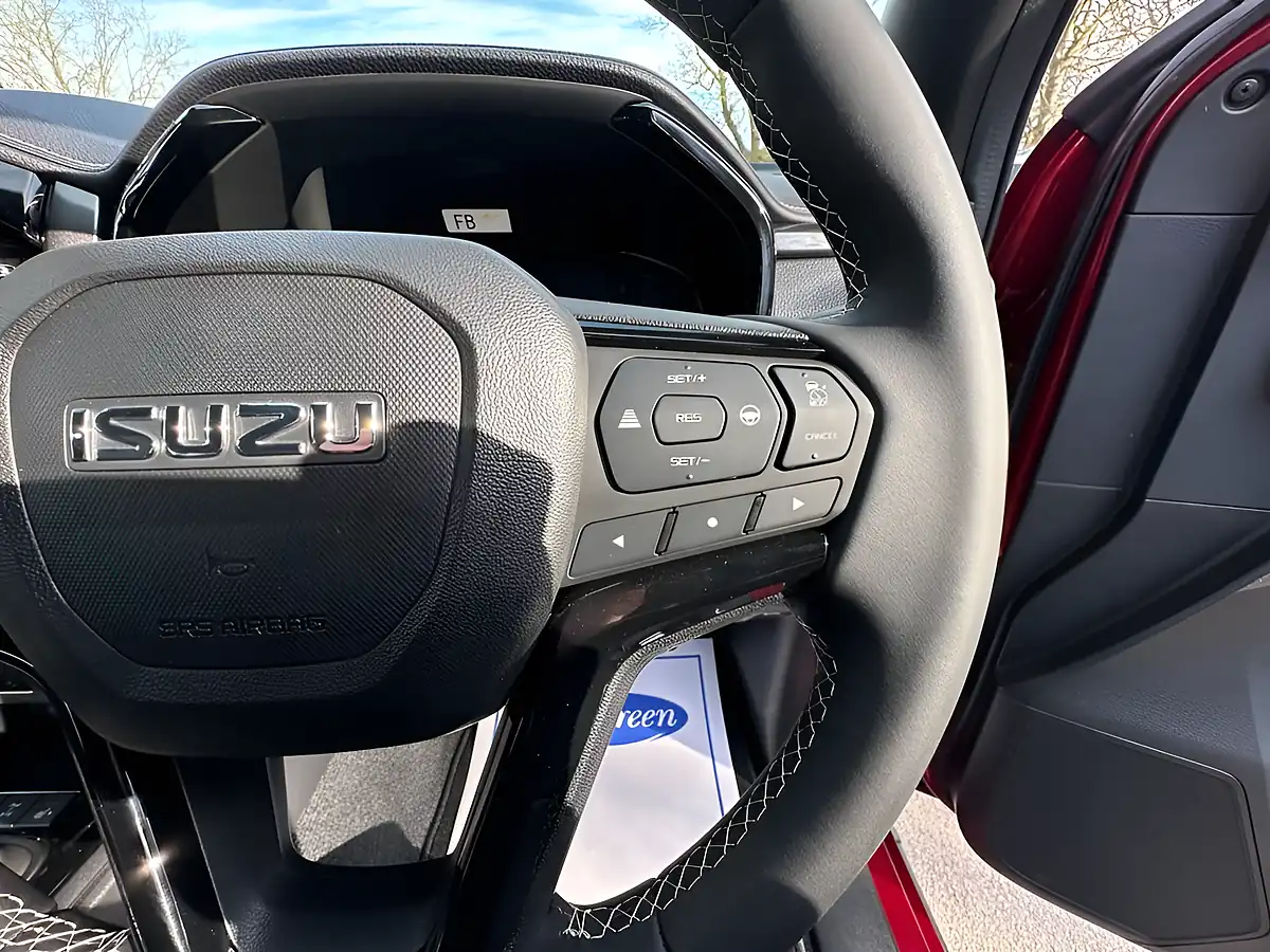 Used 2025 Isuzu D-Max V-Cross Spinel Red - Interior and Exterior details 15