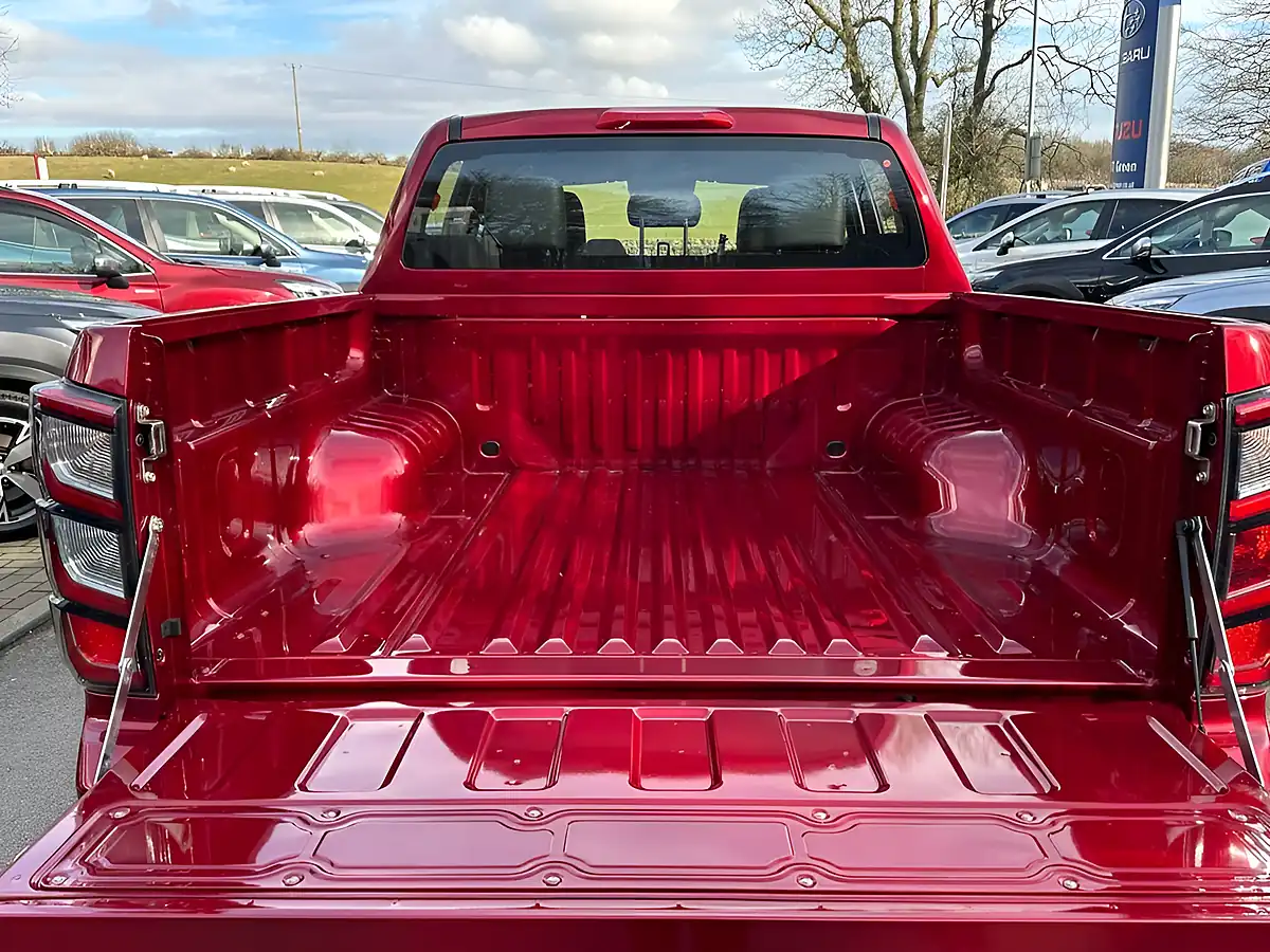 Used 2025 Isuzu D-Max V-Cross Spinel Red - Interior and Exterior details 18