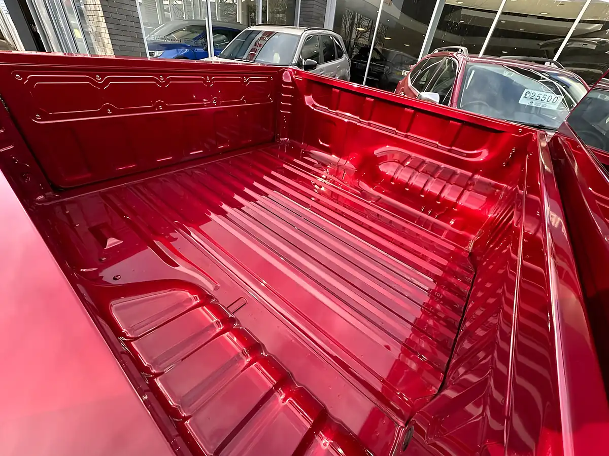 Used 2025 Isuzu D-Max V-Cross Spinel Red - Interior and Exterior details 19