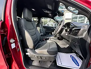 Used 2025 Isuzu D-Max V-Cross Spinel Red - Interior and Exterior details 7