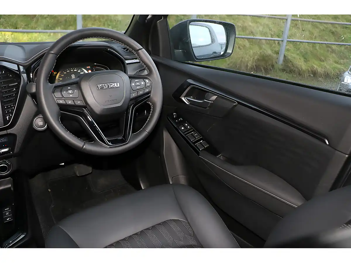 Used 2025 Isuzu D-Max V-Cross Steel Edition Grey - Interior and Exterior details 14