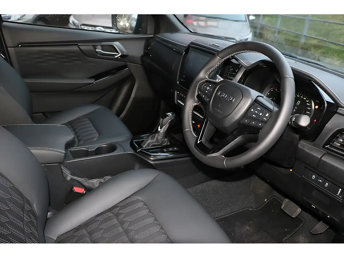 Used 2025 Isuzu D-Max V-Cross Steel Edition Grey - Interior and Exterior details 8