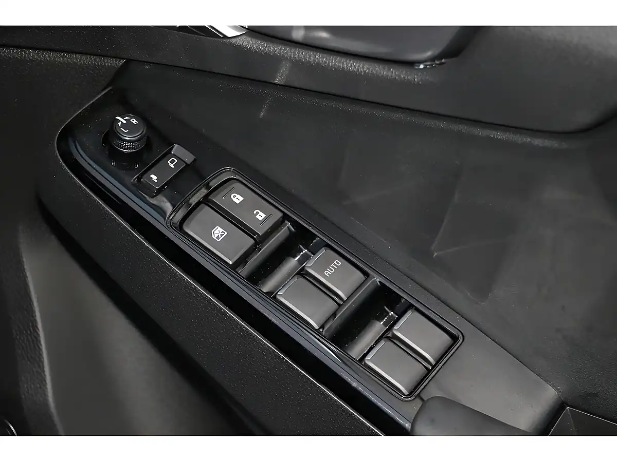 Used 2025 Isuzu D-Max V-Cross Steel Edition Grey - Interior and Exterior details 9