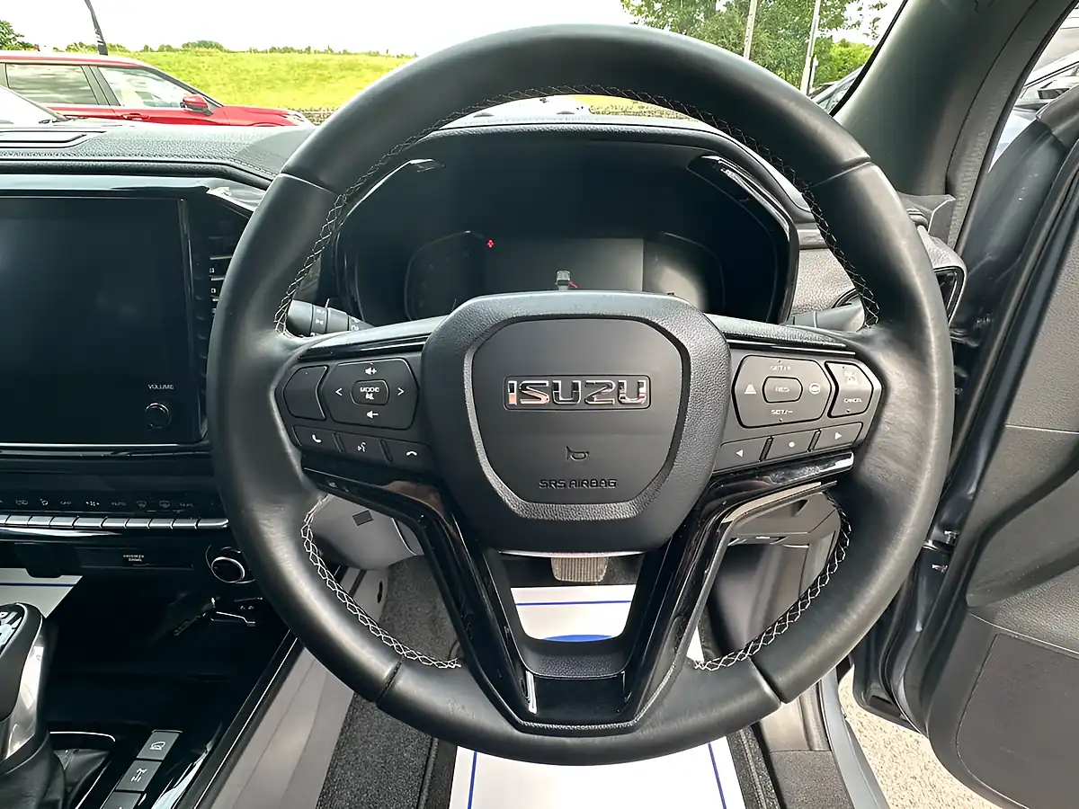 Used 2025 Isuzu D-Max V-Cross Steel Edition Grey - Interior and Exterior details 13