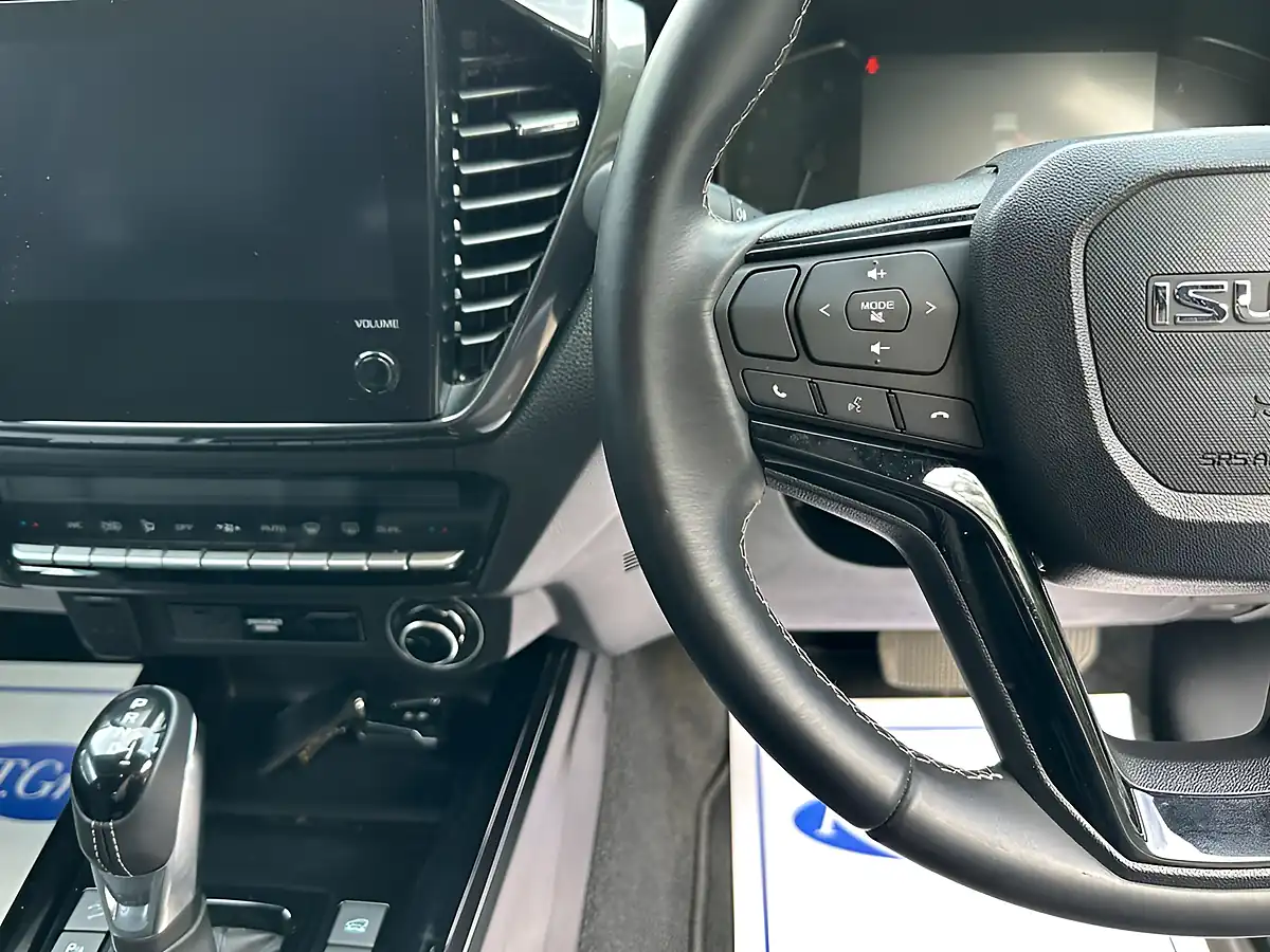 Used 2025 Isuzu D-Max V-Cross Steel Edition Grey - Interior and Exterior details 14