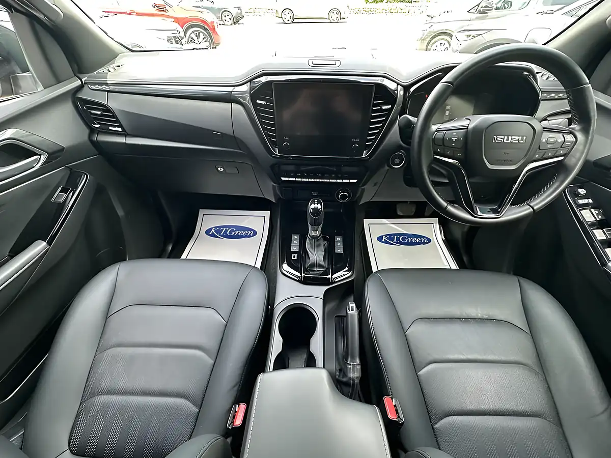 Used 2025 Isuzu D-Max V-Cross Steel Edition Grey - Interior and Exterior details 9