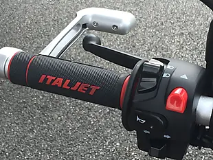 Used 2025 Italjet Dragster 200 - Interior and Exterior details 11