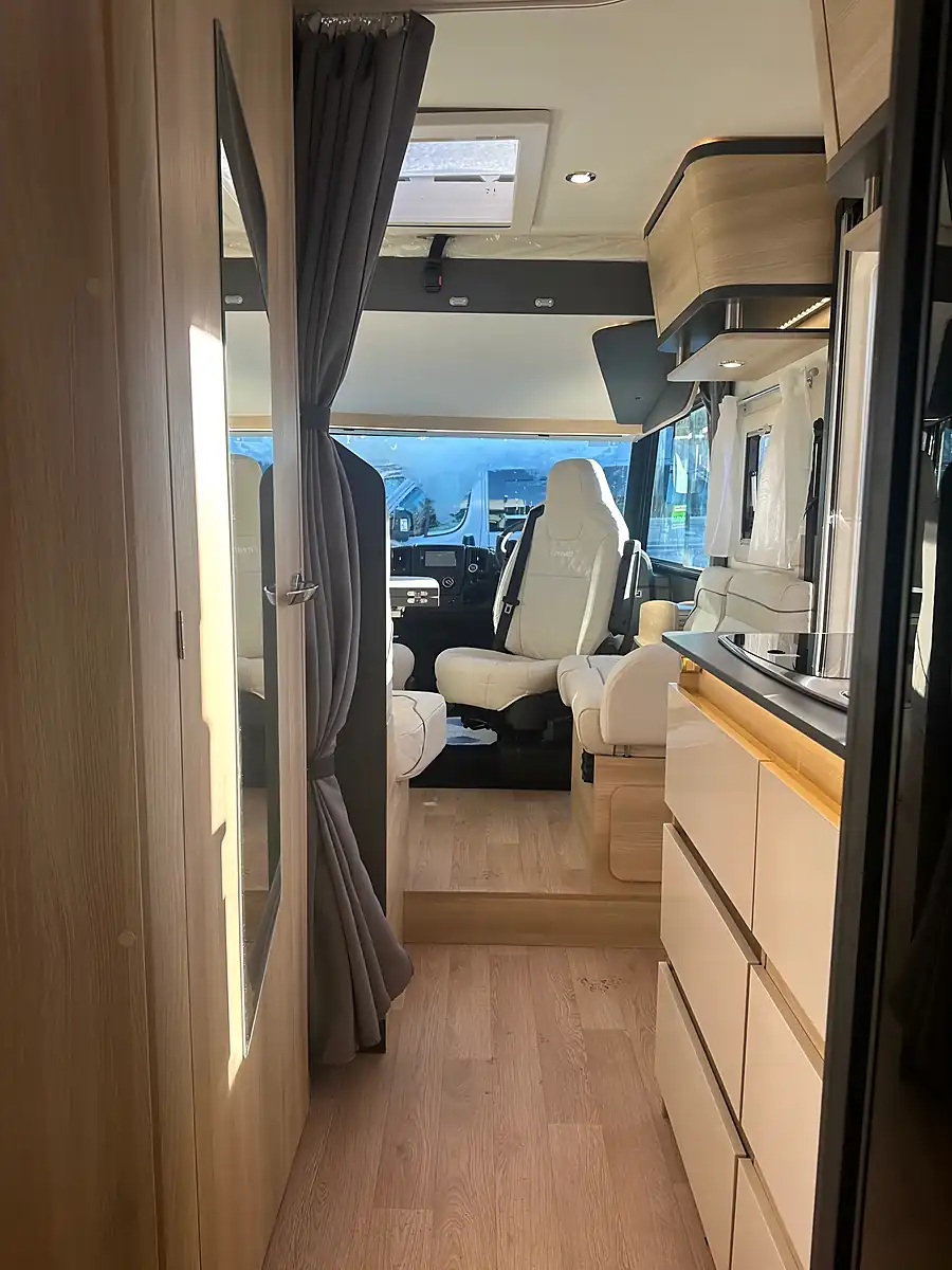 Used 2025 Itineo Famili Compact CS660 - Interior and Exterior details 13
