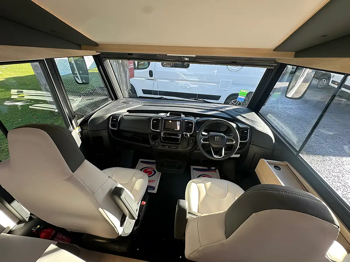 Used 2025 Itineo MC740 Spirit Edition - Interior and Exterior details 12