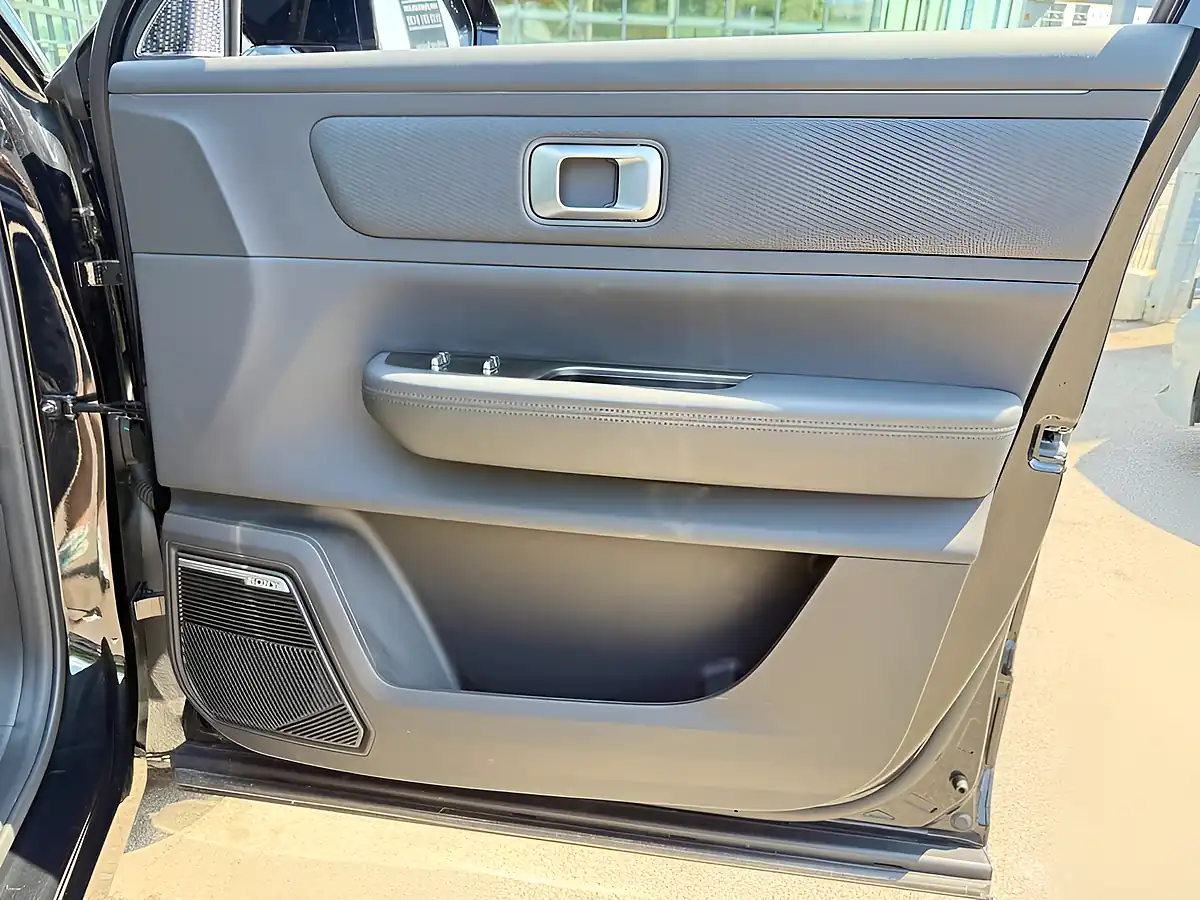 Used 2025 Jaecoo 7 Luxury Black - Interior and Exterior details 14