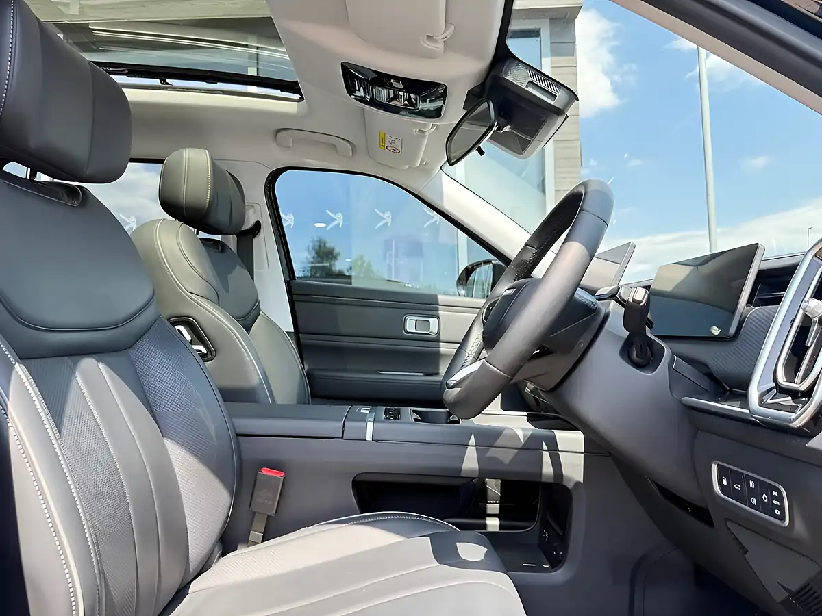Used 2025 Jaecoo 7 Luxury Black - Interior and Exterior details 15