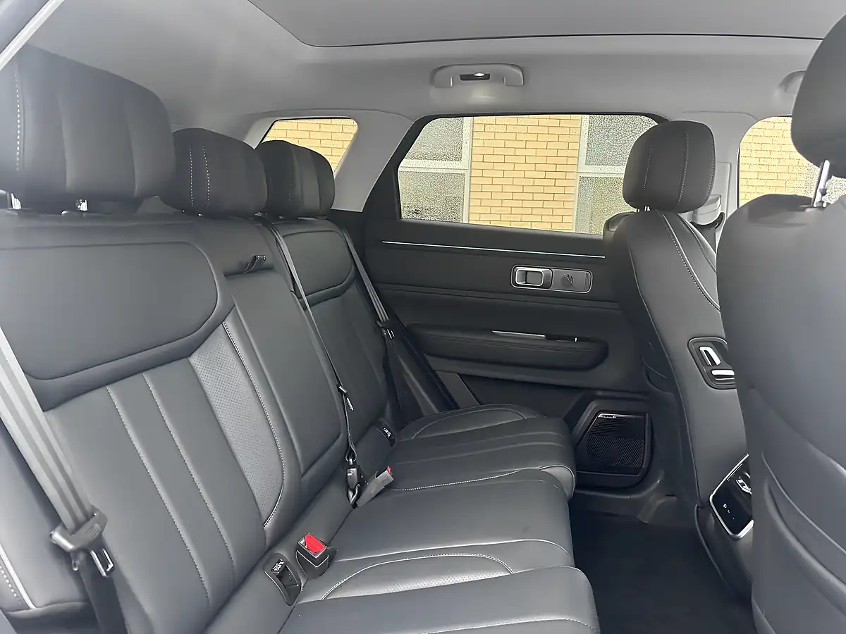 Used 2025 Jaecoo 7 Luxury Blue - Interior and Exterior details 11
