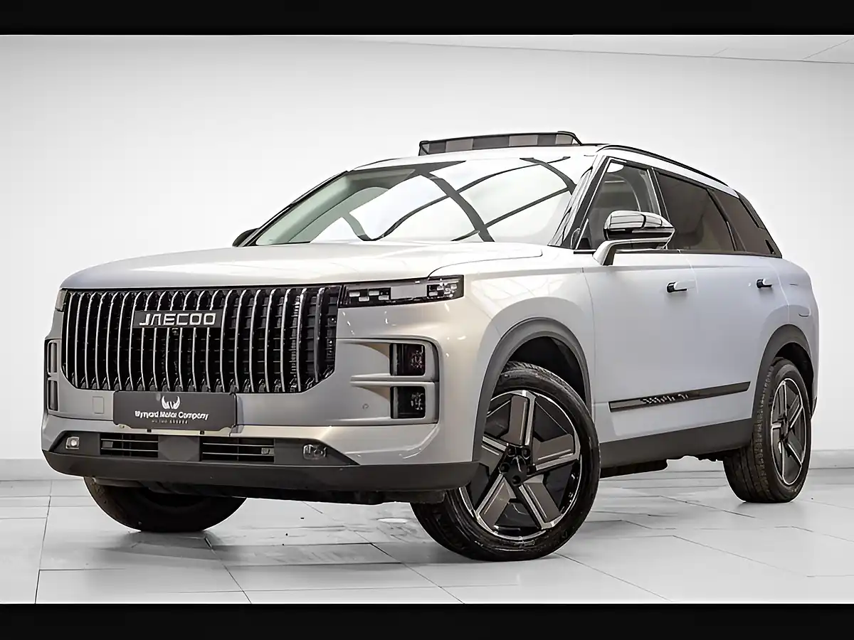 Used 2025 Jaecoo 7 Luxury Silver - Front View