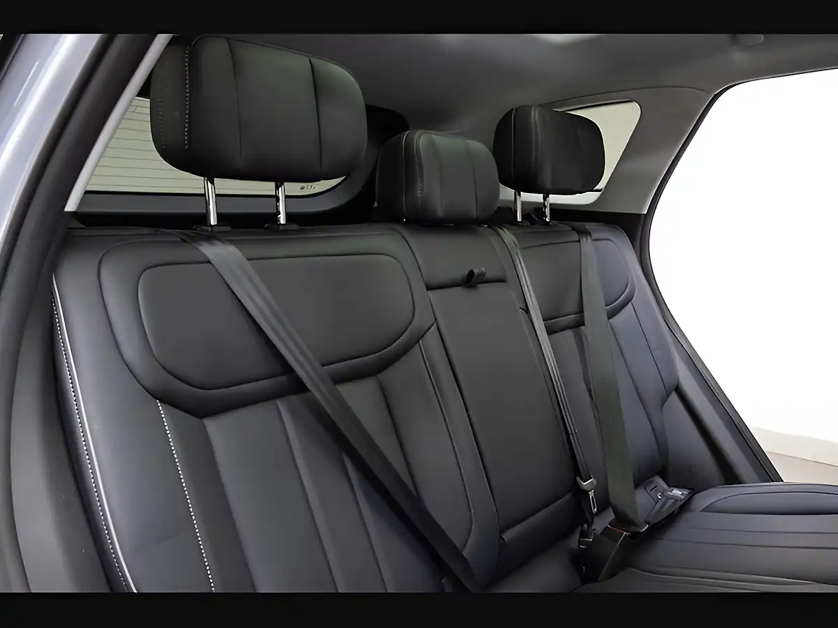 Used 2025 Jaecoo 7 Luxury Silver - Interior and Exterior details 10