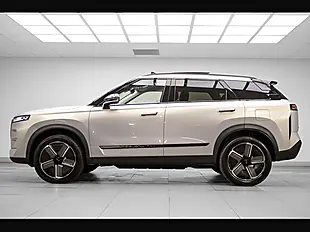Used 2025 Jaecoo 7 Luxury Silver - Interior and Exterior details 4