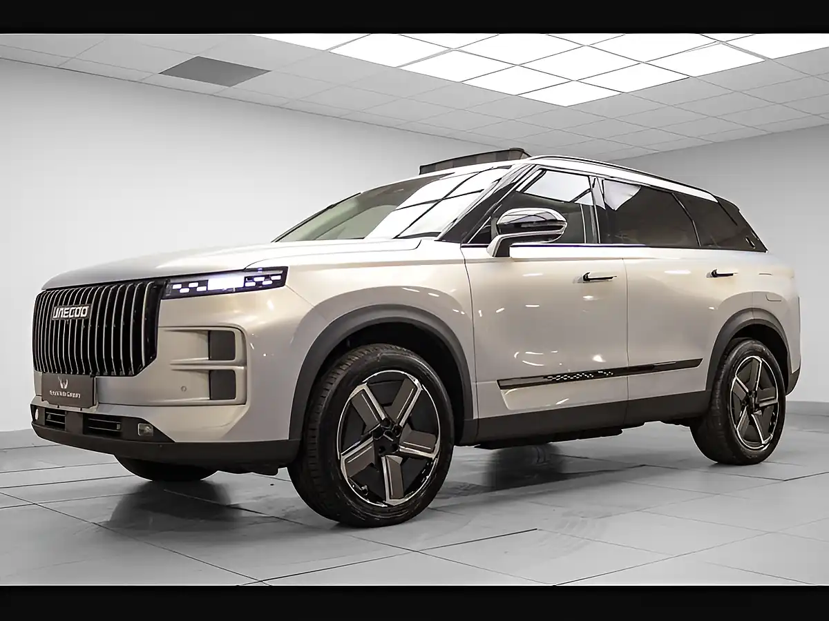 Used 2025 Jaecoo 7 Luxury Silver - Interior and Exterior details 5
