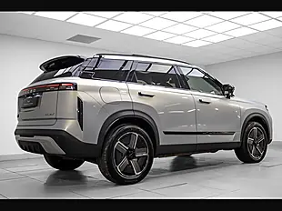 Used 2025 Jaecoo 7 Luxury Silver - Interior and Exterior details 7