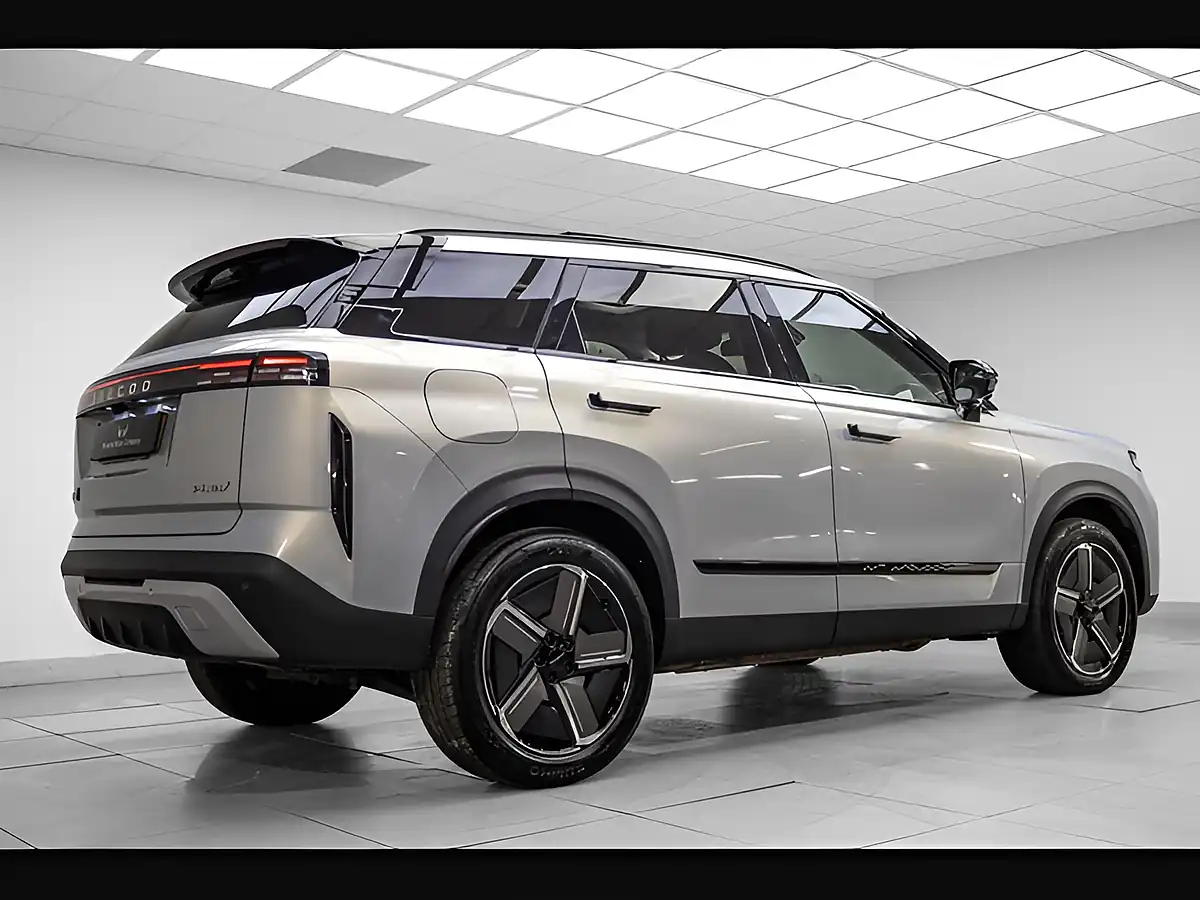 Used 2025 Jaecoo 7 Luxury Silver - Interior and Exterior details 7
