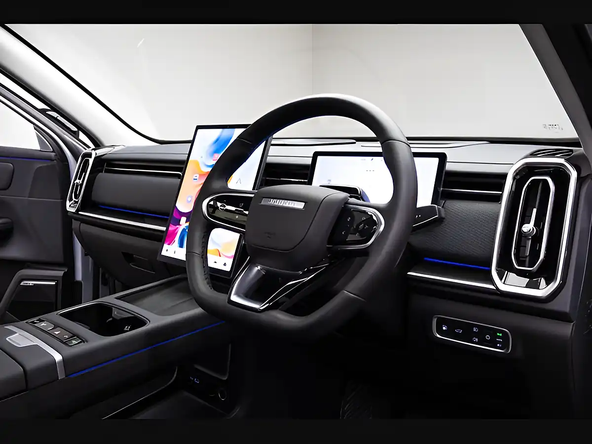Used 2025 Jaecoo 7 Luxury Silver - Interior and Exterior details 8