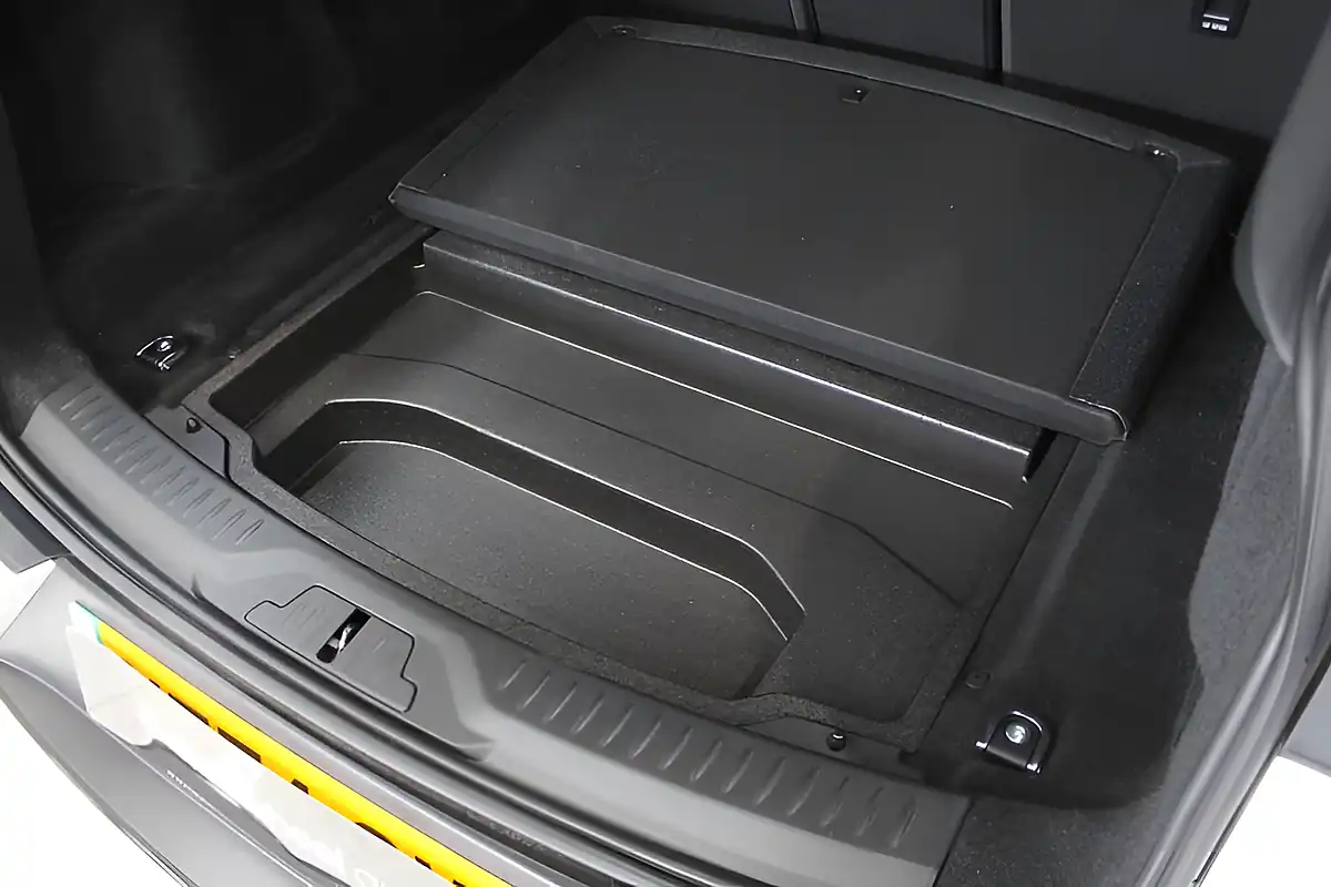 Used 2025 Jaguar I-Pace R-Dynamic Hse Black White - Interior and Exterior details 13