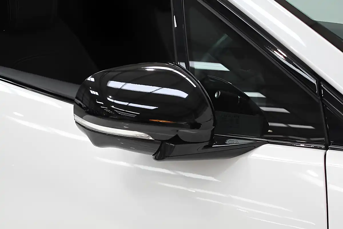 Used 2025 Jaguar I-Pace R-Dynamic Hse Black White - Interior and Exterior details 15