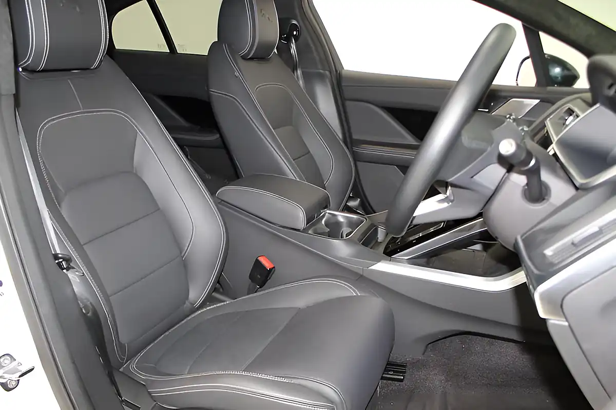 Used 2025 Jaguar I-Pace R-Dynamic Hse Black White - Interior and Exterior details 16