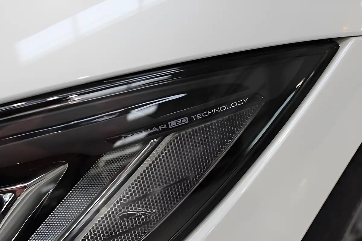 Used 2025 Jaguar I-Pace R-Dynamic Hse Black White - Interior and Exterior details 9