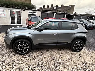 Used 2025 Jeep Avenger Altitude Grey - Interior and Exterior details 5