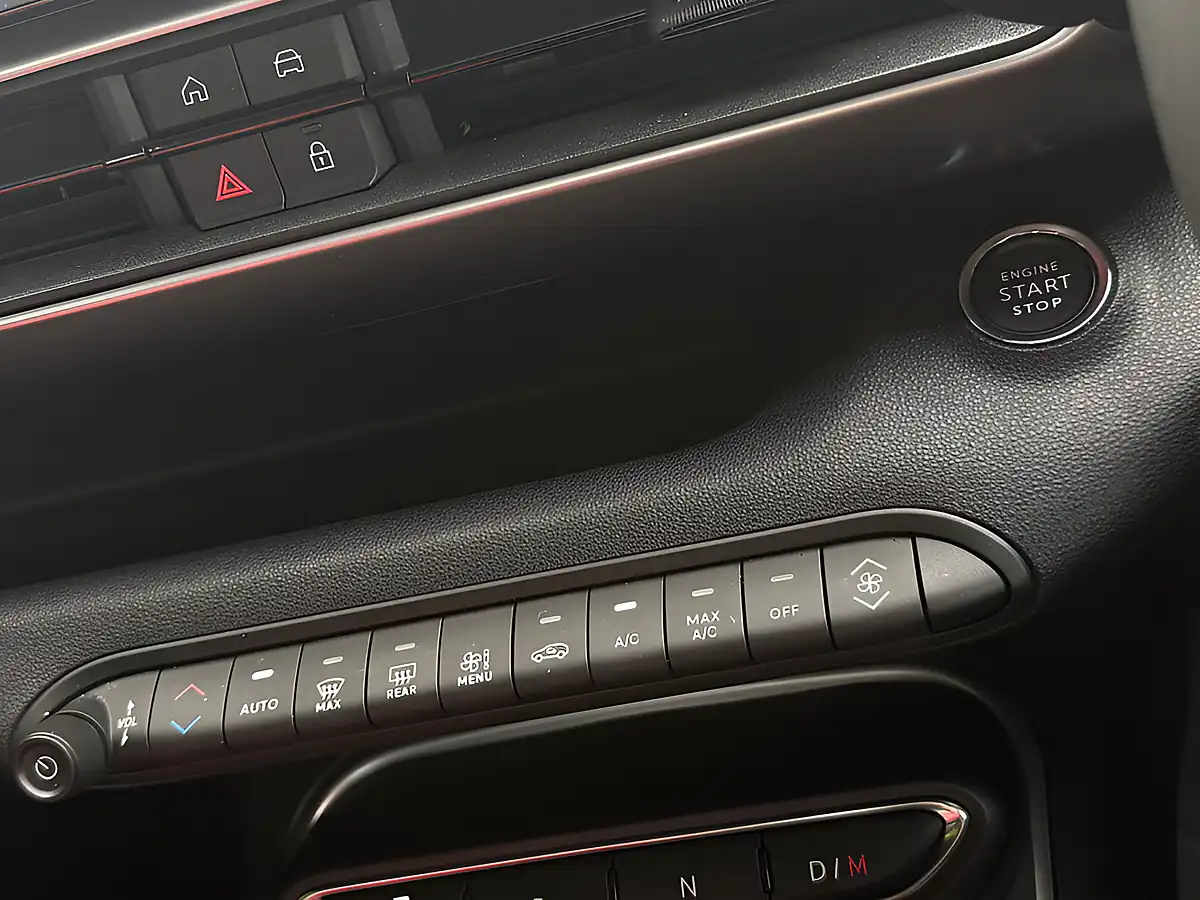 Used 2025 Jeep Avenger Altitude Silver - Interior and Exterior details 16
