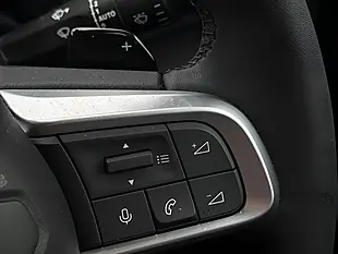 Used 2025 Jeep Avenger Altitude Silver - Interior and Exterior details 20