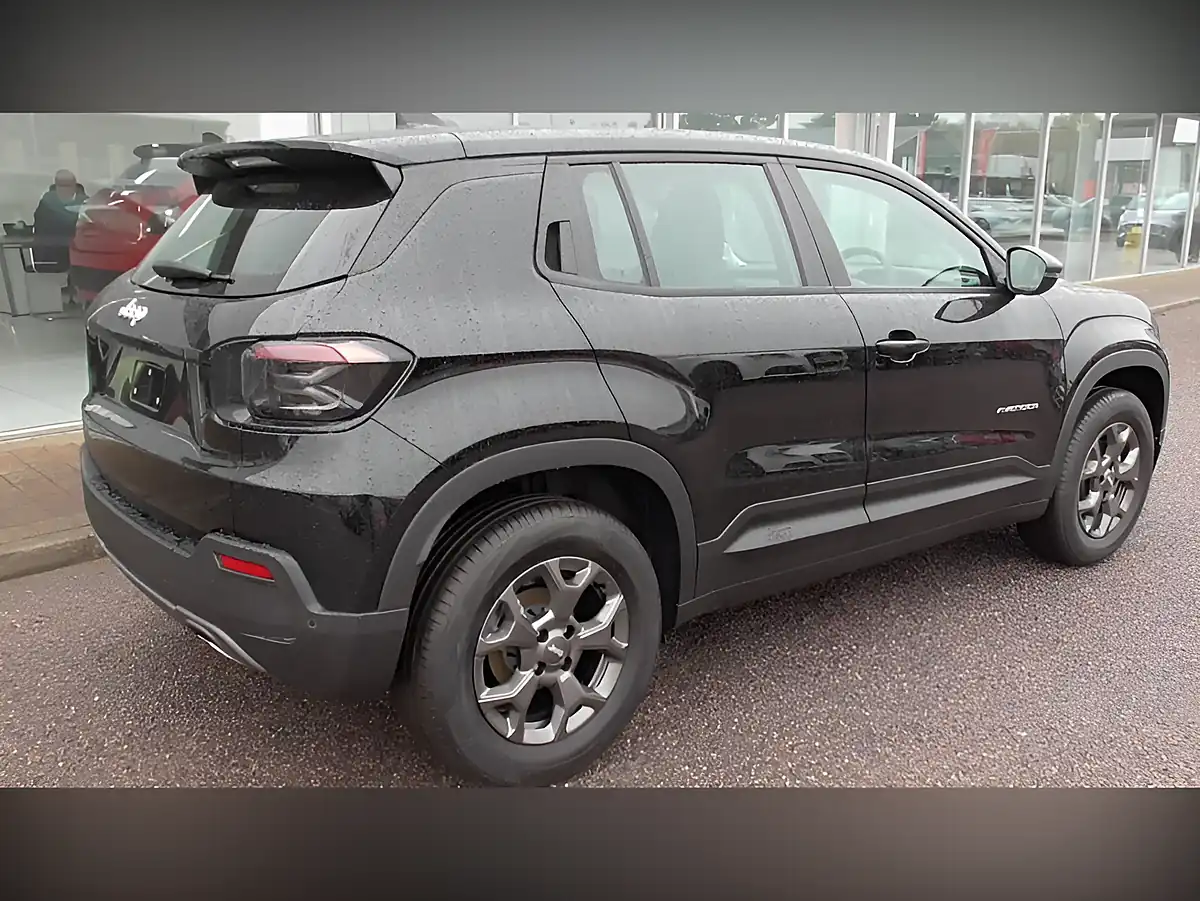 Used 2025 Jeep Avenger Longitude Black - Interior and Exterior details 2