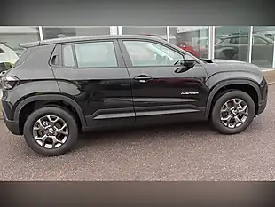 Used 2025 Jeep Avenger Longitude Black - Interior and Exterior details 4