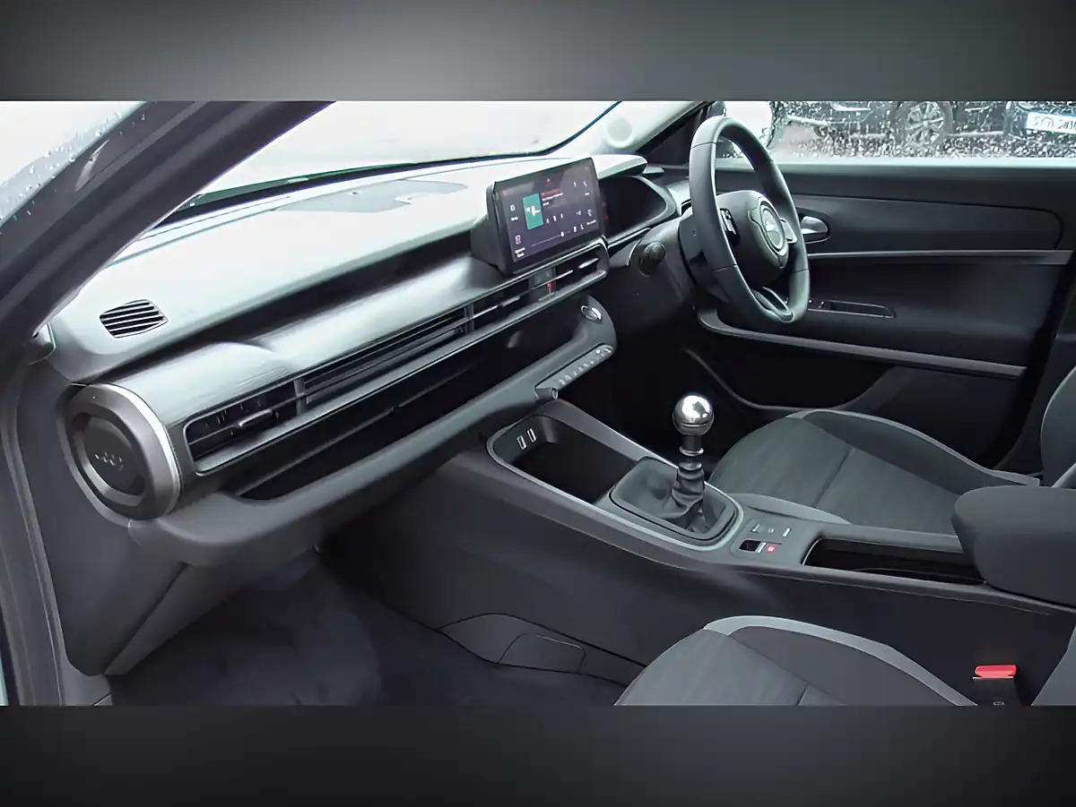 Used 2025 Jeep Avenger Longitude Black - Interior and Exterior details 7
