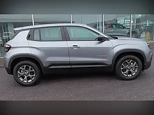 Used 2025 Jeep Avenger Longitude Grey - Interior and Exterior details 4