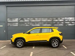 Used 2025 Jeep Avenger Longitude Yellow - Interior and Exterior details 2