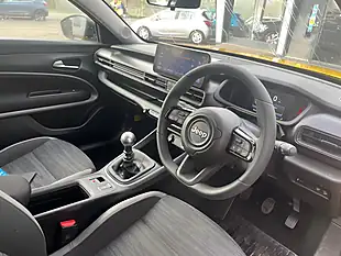 Used 2025 Jeep Avenger Longitude Yellow - Interior and Exterior details 8