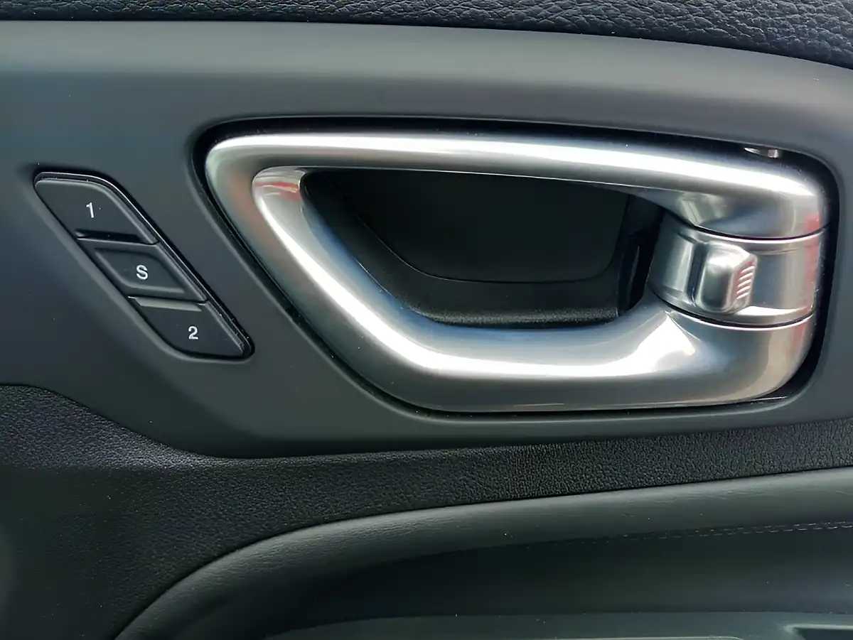 Used 2025 Jeep Compass Trailhawk Black - Interior and Exterior details 11