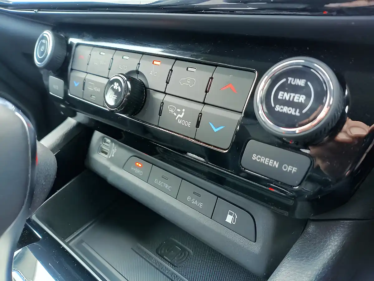 Used 2025 Jeep Compass Trailhawk Black - Interior and Exterior details 14