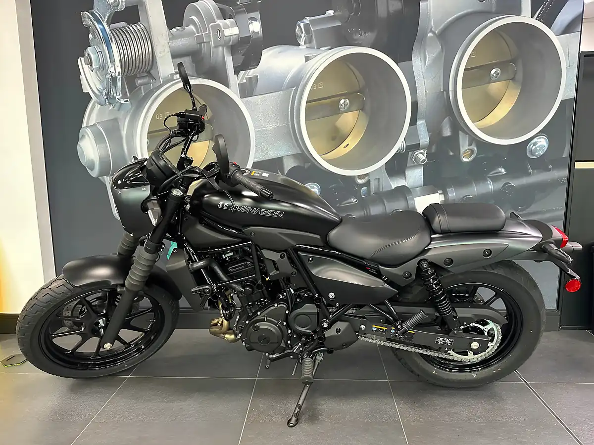 Used 2025 Kawasaki Eliminator 500 Se - Front View