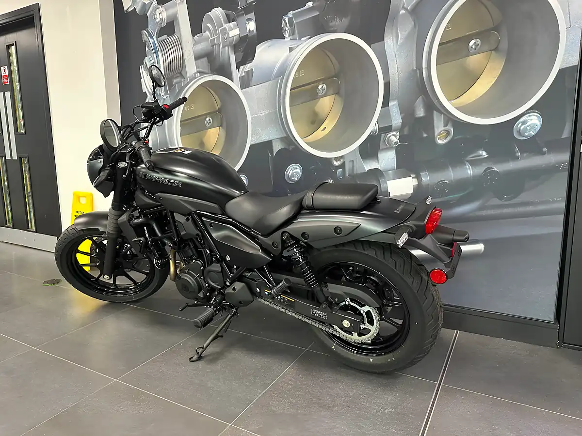 Used 2025 Kawasaki Eliminator 500 Se - Interior and Exterior details 11