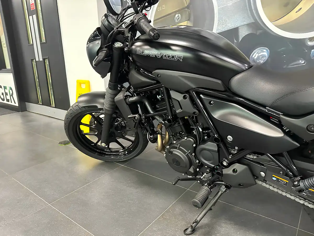 Used 2025 Kawasaki Eliminator 500 Se - Interior and Exterior details 9